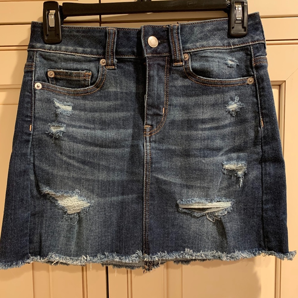 American Eagle distressed denim jeans skirt Size 00